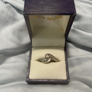 10k White gold and diamond 2 ring set total carats 0.61